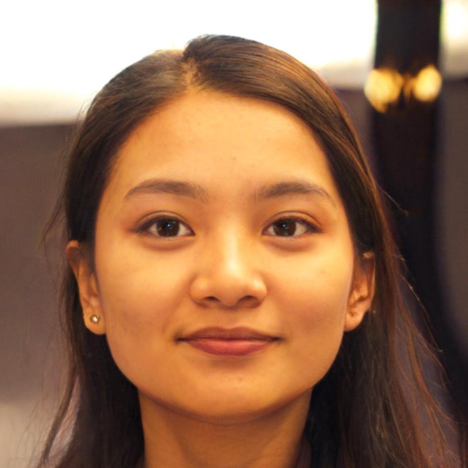 Elena Thornfield presenting investment concepts to students